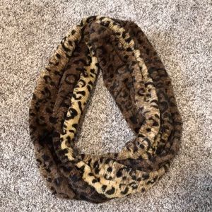 Faux Fur Leopard Print Cowl Scarf